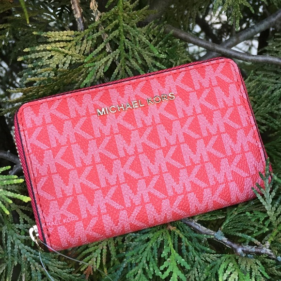 Michael Kors Jet Set Sangria Card Case - Picture 7 of 11